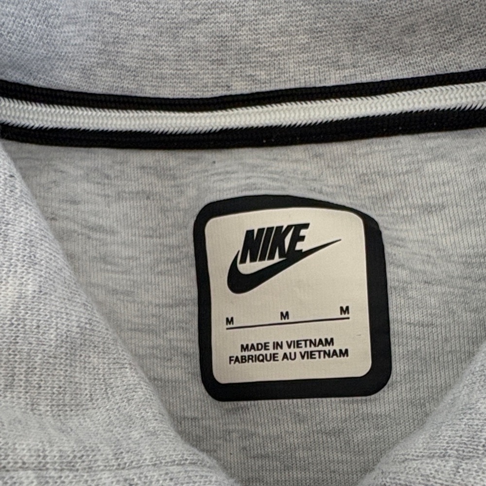 Nike Heather Gray Zip-Up Jacket with Black Accents - Picture 3 of 4